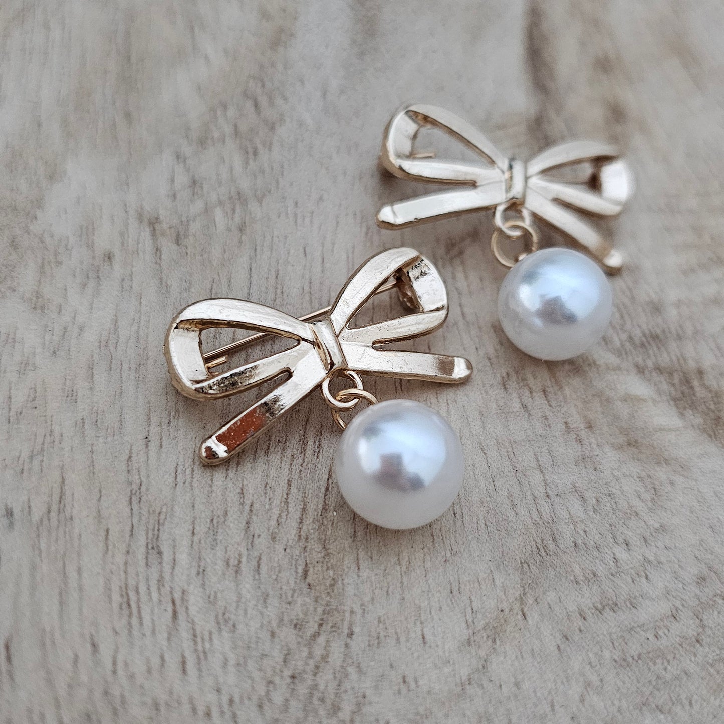 Small Bow Pearl Pins Shoe Charms Custom Charms close up